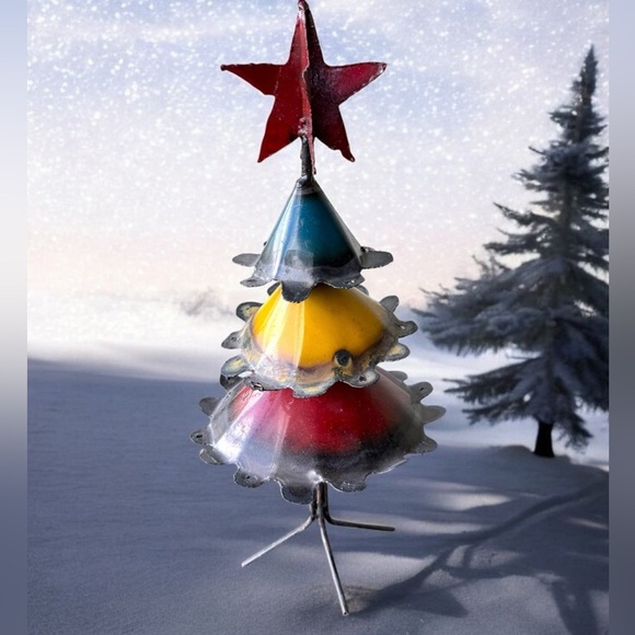 American Folk Art Christmas Tree After Christmas - Picture 1 of 4